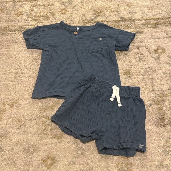 Modern Moments by Gerber Toddler Boy Short Sleeve Dark Green Henley Set 3T - Picture 1 of 7